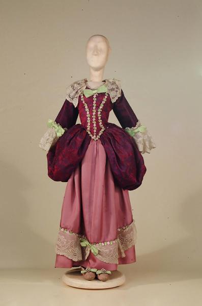 Costume