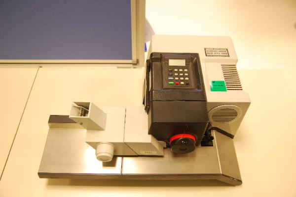 Neopost Lirma Mod L 8000 / 0 - affrancatrice postale meccanica - segreteria