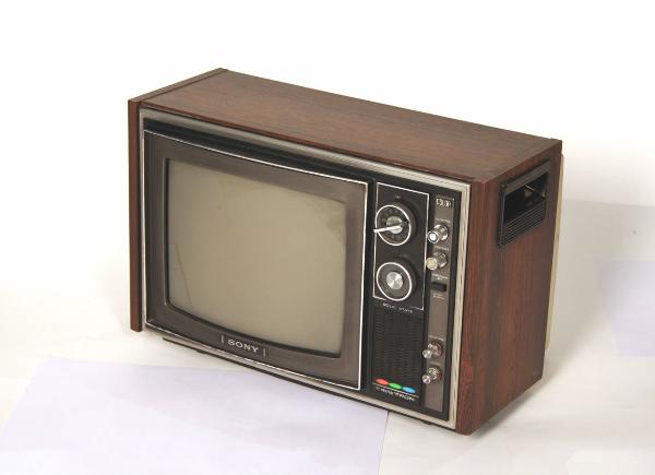 Sony Trinitron KV 1300 E - televisore - industria, manifattura, artigianato