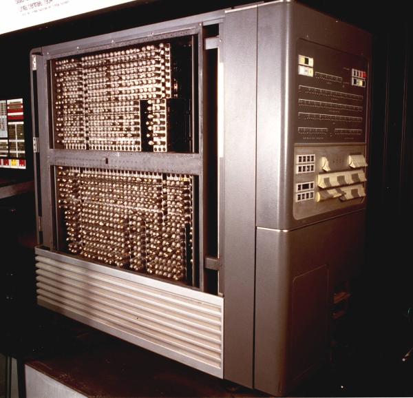 IBM 704, Analytical Control Unit - unità centrale - informatica