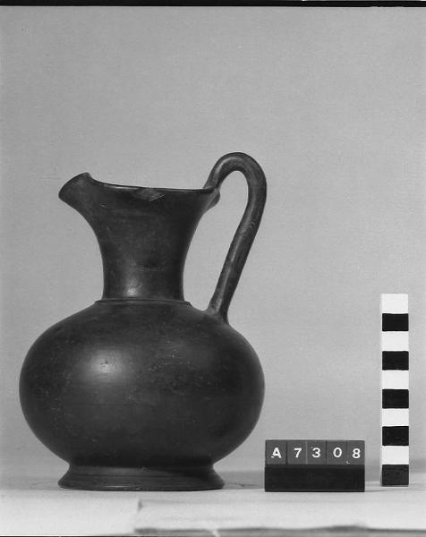 Oinochoe