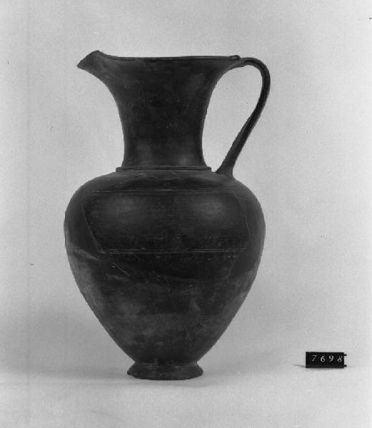 Oinochoe