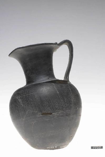 Oinochoe