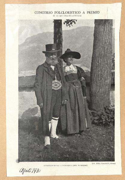 Concorso folcloristico a premi. Pittoreschi costumi a Castelrotto (pro. di Bolzano)