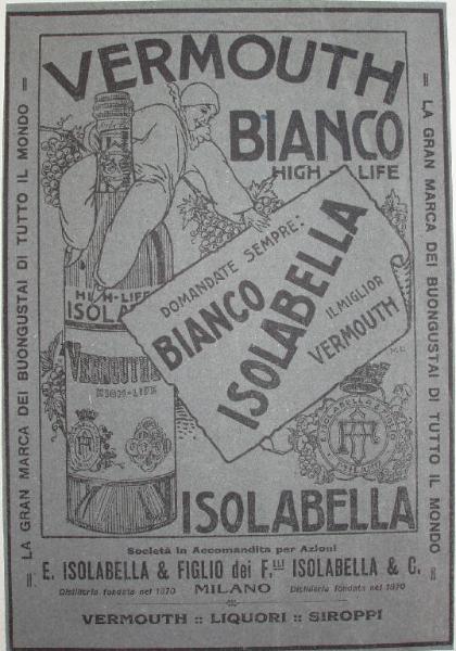 Pulcinella seduto su una bottiglia di Vermouth bianco Isolabella sorregge un cartello con slogan pubblicitario