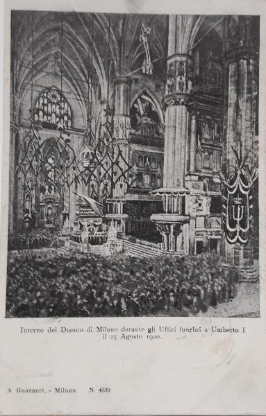 Interno del Duomo di Milano durante gli Uffici funebri a Umberto I il 25 agosto 1900