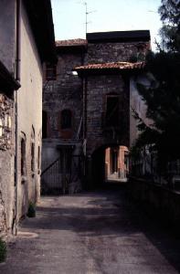 Edificio agricolo fortificato Via Monte Grappa 4 - complesso