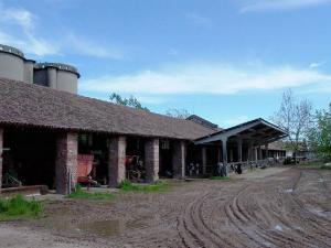 Portico est della Cascina Montano