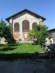 Stalla e portico della Cascina Cantalupo