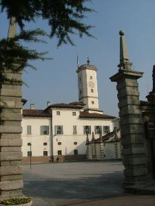 Esedra di Palazzo Arese Borromeo