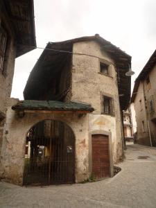 Cascina Via G. M. Benzoni 12