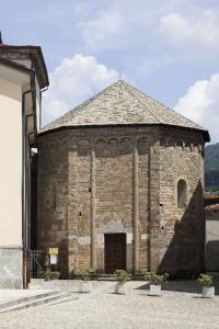 Battistero con sagrestia e chiesa Parrocchiale - complesso