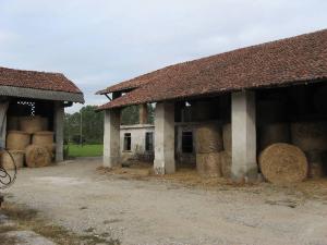 Stalla con portico della Cascina Inzogo