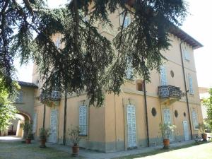 Villa Paravicini, Dal Verme Sessa, Calcagni - complesso