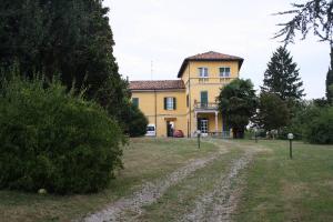 Villa Pirotta, Clerici