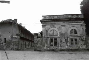 Cascina con scuderia presso Villa Perego