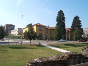 Istituto Tecnico Commerciale e Periti Aziendali "Vincenzo Benini" - complesso