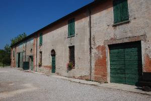 Casa dei salariati con magazzino di Cascina La Botte