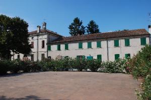 Casa dei salariati della corte in via Campione