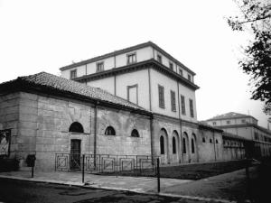 Corpo sud della facciata della Caserma di Cavalleria (ex)