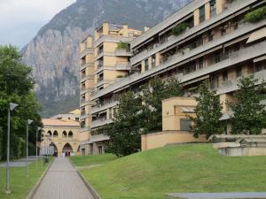 Complesso plurifunzionale La Piazzetta, Lecco (LC) - fotografia di Boriani, Maurizio (2014)