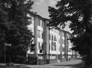 Due edifici di abitazione INA-Casa in località Te Brunetti, Mantova (MN) - fotografia di Introini, Marco (2015)