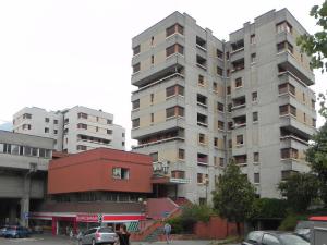 Centro commerciale integrato con edilizia IACP, Sondrio (SO) - fotografia di Premoli, Fulvia (2015)