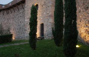 Restauro del castello di Polpenazze e riqualificazione di piazza Biolchi e degli spazi interni del castello., Polpenazze del Garda (BS) - fotografia di Servi, Maria Beatrice (2014)