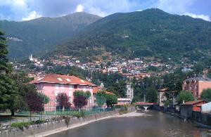 Condominio dei giardini in Puncia, Bellano (LC) - fotografia di Premoli, Fulvia (2015)