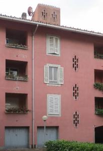 Condominio dei giardini in Puncia, Bellano (LC) - fotografia di Premoli, Fulvia (2015)