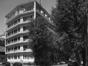 Edificio per abitazioni e uffici in via dei Giardini 7, Milano (MI) - fotografia di Introini, Marco (2015)