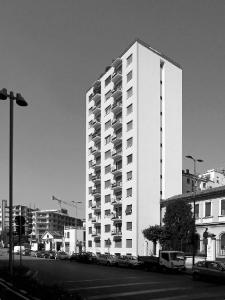 Edificio per abitazioni, negozi e uffici in via Gioia 1, Milano (MI) - fotografia di Sartori, Alessandro (2016)