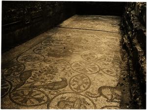 Aquileia - Basilica. Pavimentazione a mosaico presso la zona del campanile (IV sec.).