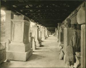 Aquileia - Museo Archeologico. Lapidario, ripresa di uno dei portici.