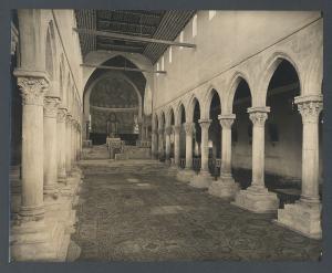 Aquileia - Basilica. Veduta della navata centrale.