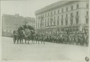 Cerimonia della traslazione della salma del Milite Ignoto - Roma - Piazza Venezia - Parata militare