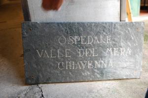 Lapide commemorativa