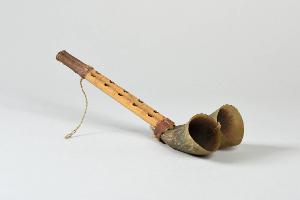 Doppio clarinetto con padiglioni di corno